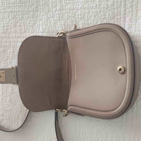 Coach, Jennifer Lopez  Beat Saddle bag - Picture 9 of 16